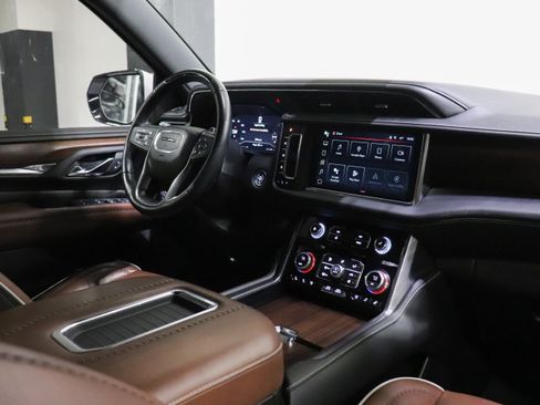 Used 2023 GMC Yukon Denali Ultimate image 32