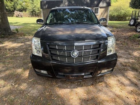Used 2012 Cadillac Escalade ESV Premium AWD/4WD image 6