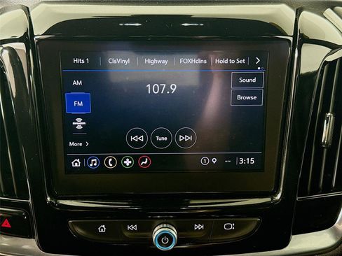 Used 2022 Chevrolet Traverse LT image 14