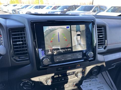 Used 2023 Nissan Frontier PRO-4X w/ Pro-4X Premium Package image 17