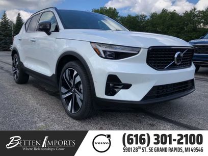 New 2025 Volvo XC40 B5 Plus w/ Protection Package Premier