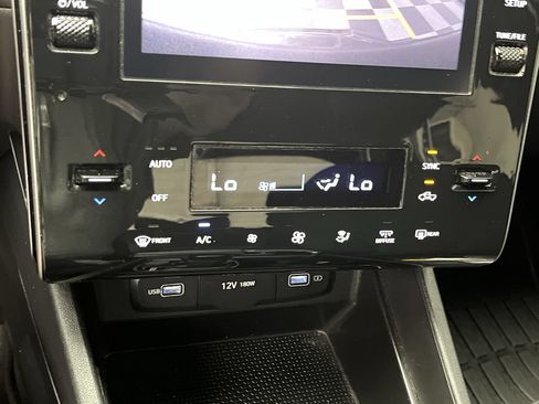 Used 2024 Hyundai Santa Cruz SEL AWD/4WD image 18