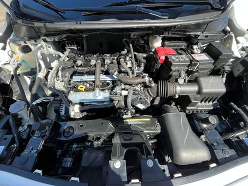 Used 2025 Nissan Versa SV FWD image 31