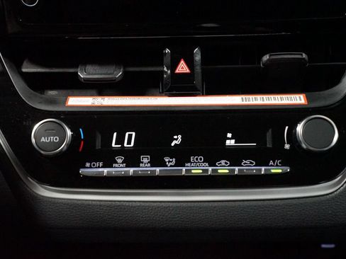 Used 2025 Toyota Corolla LE FWD image 20