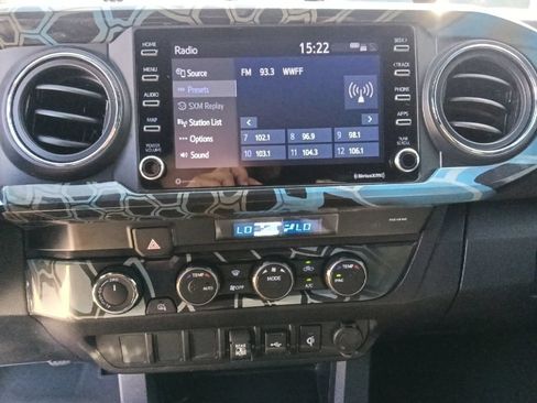 Used 2022 Toyota Tacoma TRD Off-Road AWD/4WD image 21