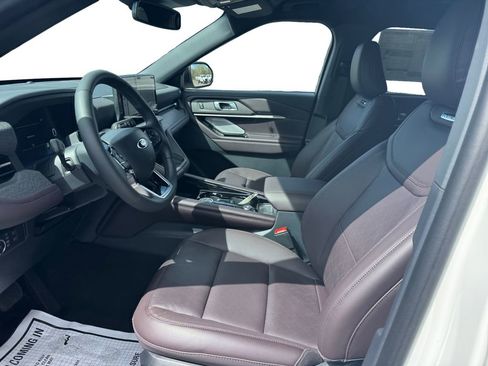 New 2026 Ford Explorer Platinum image 11