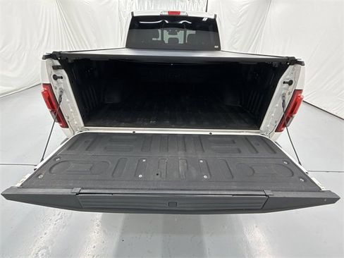 Used 2017 Ford F150 Platinum w/ Equipment Group 701A Luxury image 23