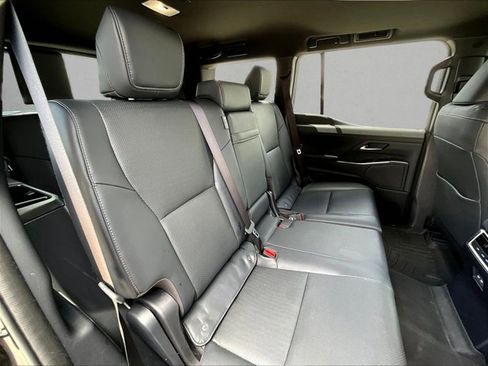 Used 2025 Lexus GX 550 w/ Cold Area Package AWD/4WD image 29