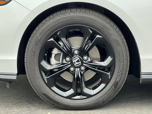 Used 2025 Honda Accord SE image 35