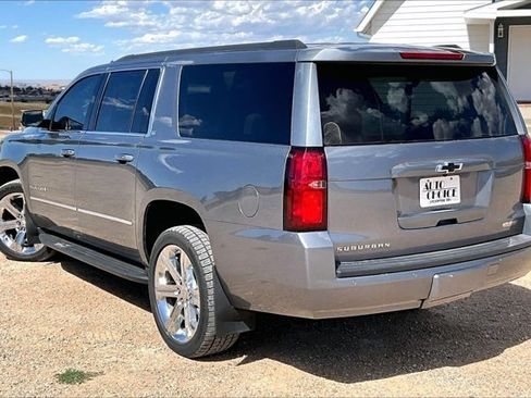 Used 2020 Chevrolet Suburban LT AWD/4WD image 4