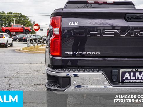Used 2024 Chevrolet Silverado 2500 LTZ w/ LTZ Convenience Package image 17