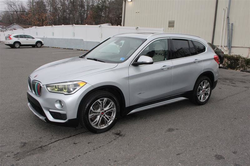 Used 2016 BMW X1 xDrive28i w/ Premium Package AWD/4WD image 3