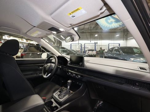 Used 2025 Honda CR-V LX image 27