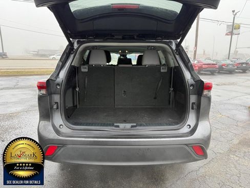 Used 2022 Toyota Highlander LE image 20