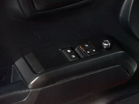 Used 2018 Toyota Tacoma SR RWD image 26