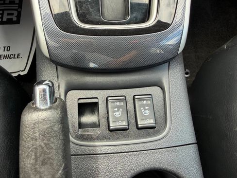 Used 2016 Nissan Sentra SR w/ SR Premium Package FWD image 26