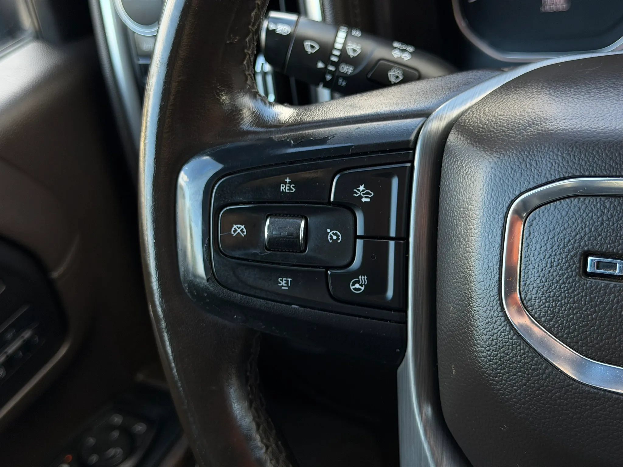 Used 2022 GMC Sierra 2500 Denali w/ Denali Ultimate Package AWD/4WD image 37