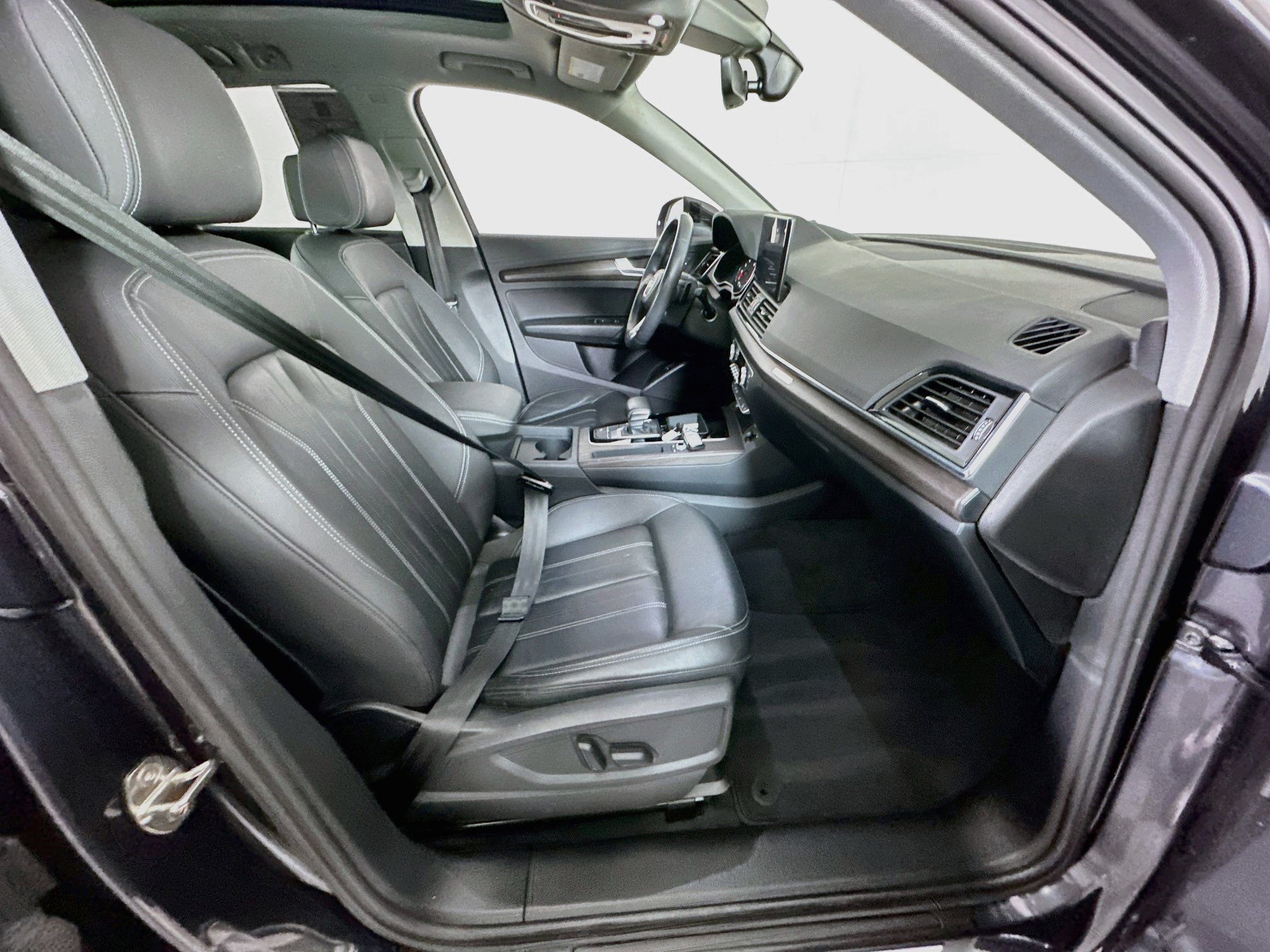 Used 2023 Audi Q5 2.0T Premium w/ Convenience Package AWD/4WD image 33