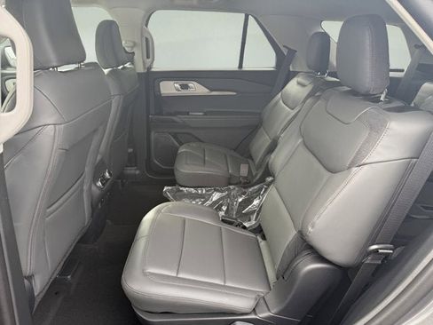 New 2026 Ford Explorer Active w/ Active Comfort Package image 10