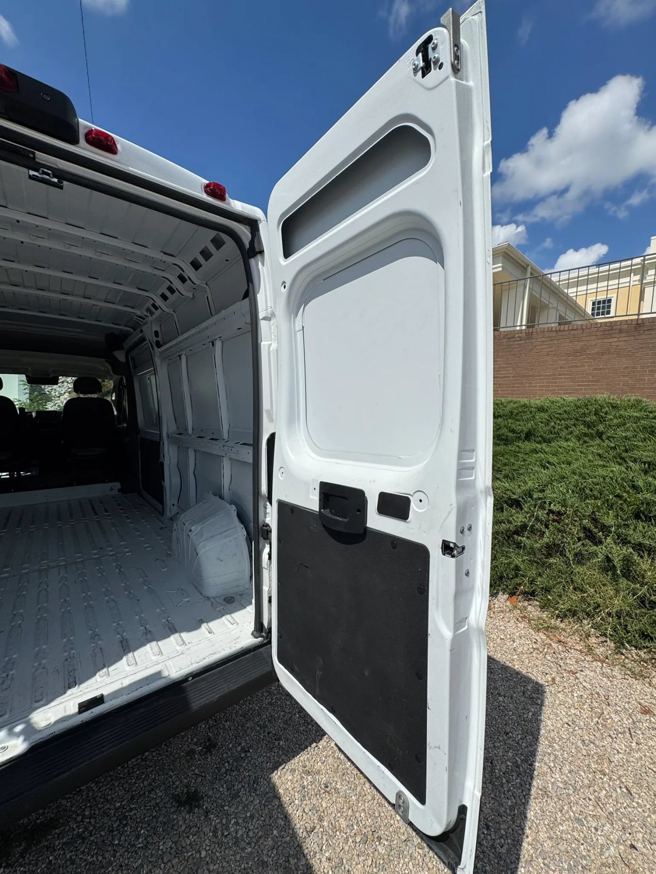 Used 2023 RAM ProMaster 2500 FWD image 47