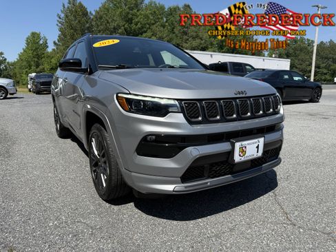 Used 2024 Jeep Compass Limited w/ High Altitude Package AWD/4WD image 1