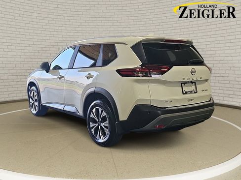 Certified 2023 Nissan Rogue SV w/ SV Premium B Package AWD/4WD image 7
