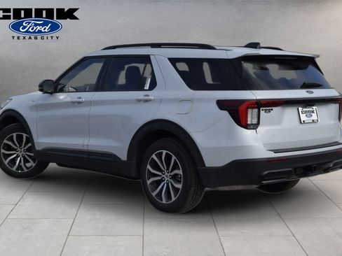 New 2026 Ford Explorer ST-Line w/ Premium Package RWD image 4