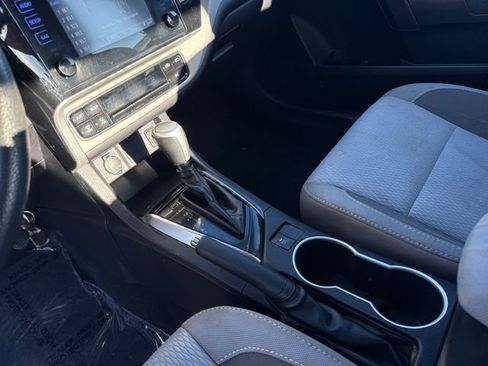 Used 2018 Toyota Corolla LE FWD image 25