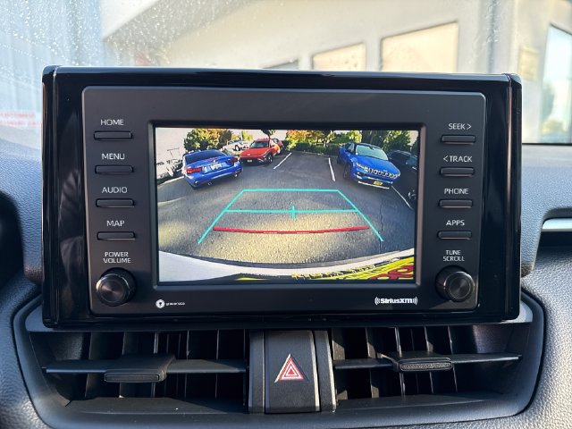 Used 2021 Toyota RAV4 LE FWD image 24