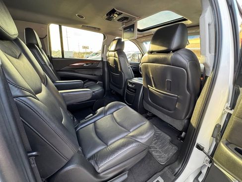 Used 2017 Cadillac Escalade ESV Premium Luxury image 24