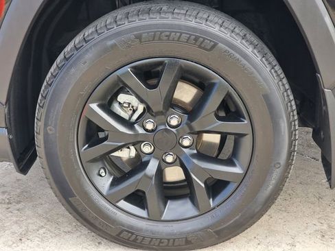 Used 2025 Toyota RAV4 LE image 9