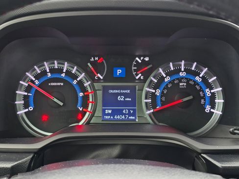 Used 2015 Toyota 4Runner SR5 image 28