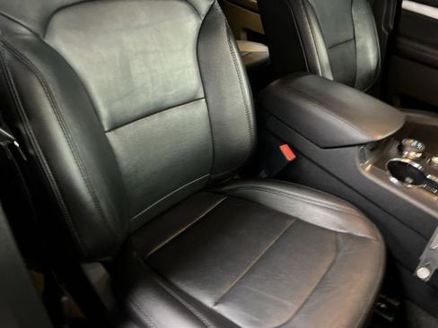 Used 2017 Ford Explorer XLT w/ Equipment Group 202A image 27