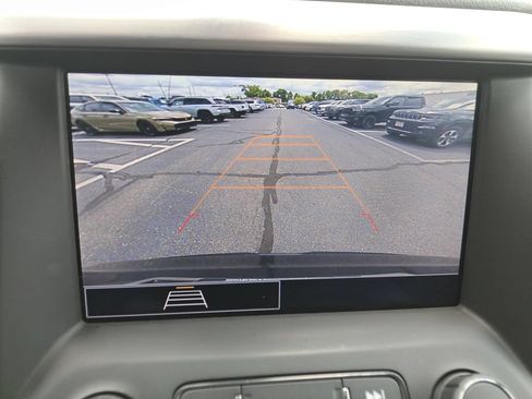 Used 2022 GMC Acadia SLE w/ Driver Convenience Package AWD/4WD image 23