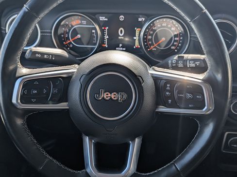Used 2020 Jeep Wrangler Unlimited Sahara AWD/4WD image 19