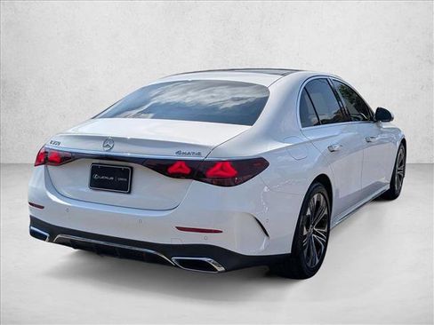 Used 2025 Mercedes-Benz E 350 4MATIC Sedan image 6