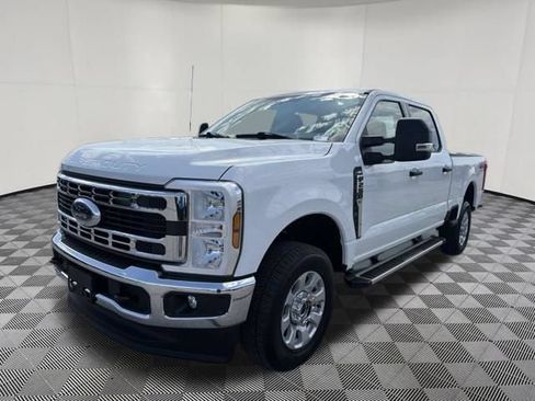 Used 2024 Ford F250 XLT AWD/4WD image 13