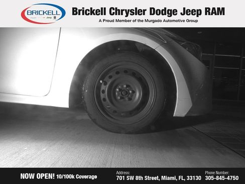 Used 2021 Toyota Corolla LE image 6