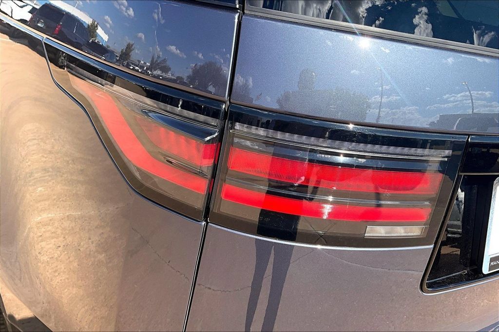 Certified 2026 Land Rover Discovery Limited Edition AWD/4WD image 30
