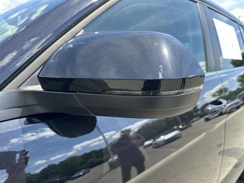 Certified 2024 Volkswagen Atlas SE w/ Panoramic Sunroof Package AWD/4WD image 10