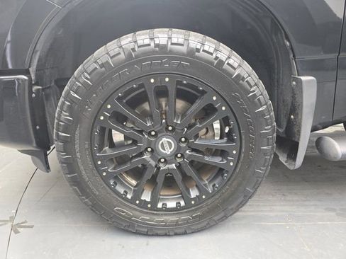 Used 2019 Nissan Titan SL w/ Midnight Edition image 15