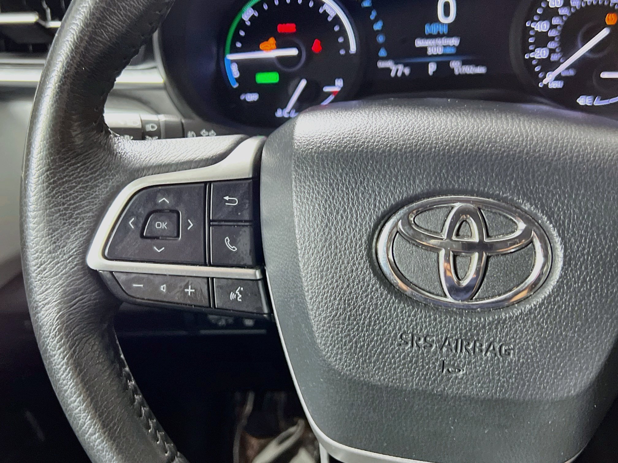 Used 2025 Toyota Sienna XLE FWD image 19