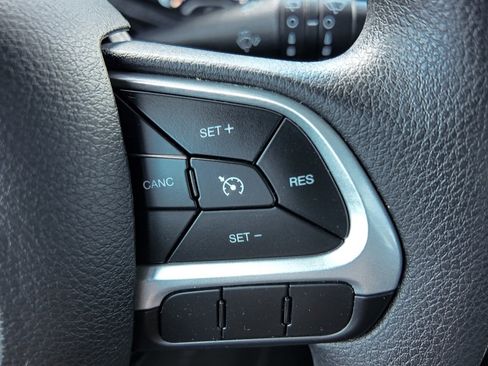 Used 2019 Jeep Renegade Sport image 9