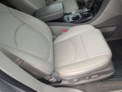 Used 2017 Buick Enclave Leather AWD/4WD image 11