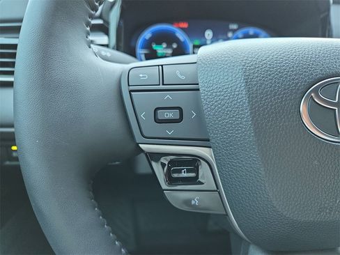 Used 2025 Toyota Camry XSE image 19