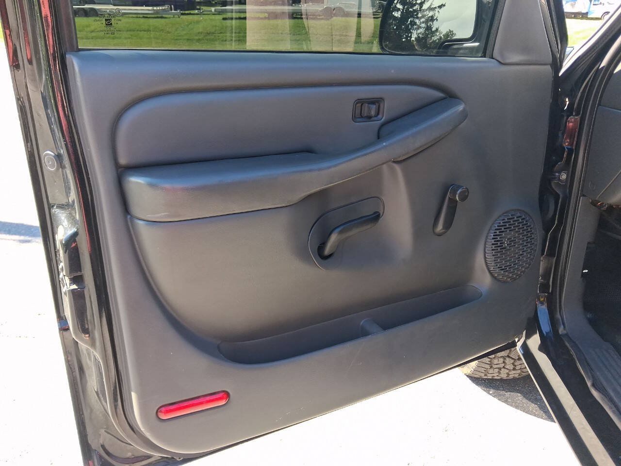 Used 2007 GMC Sierra 1500 W/T AWD/4WD image 15