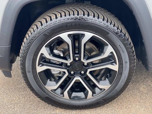 Certified 2022 Jeep Compass Limited image 13