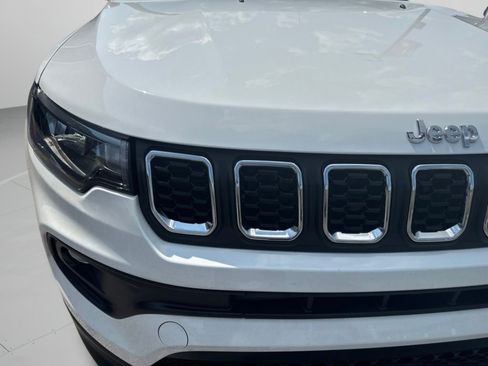 Used 2025 Jeep Compass Latitude AWD/4WD image 42