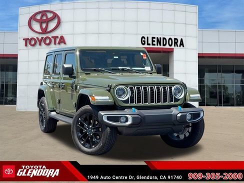 Used 2024 Jeep Wrangler Unlimited Sahara AWD/4WD image 2