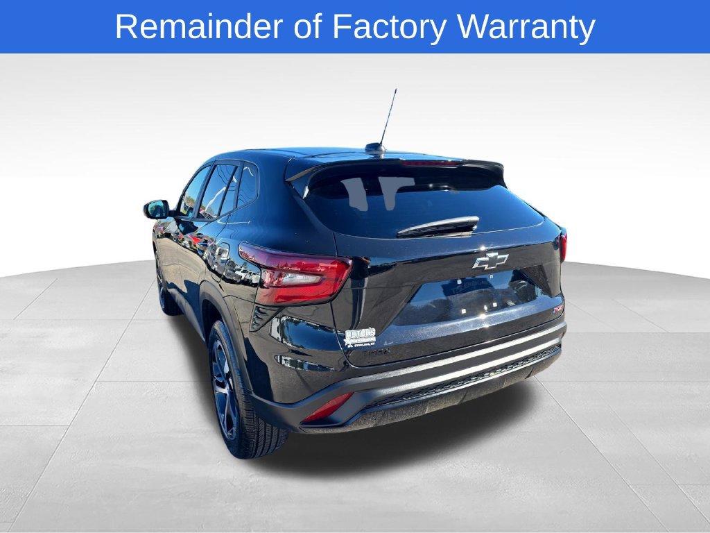Used 2026 Chevrolet Trax RS FWD image 4